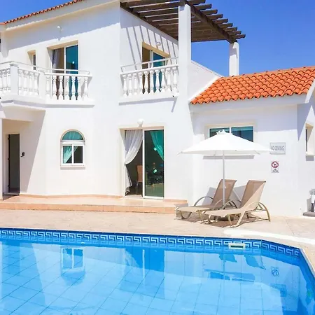 Villa Queens Paradise 6 *