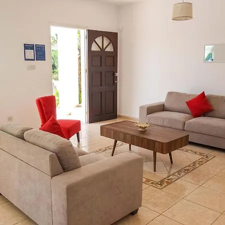 Villa Queens Paradise 6 *
