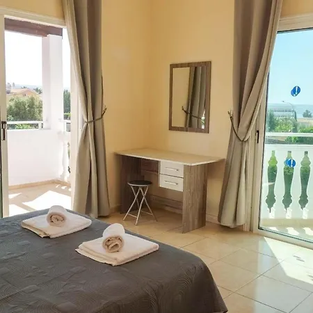 Queens Paradise 6 * Peyia